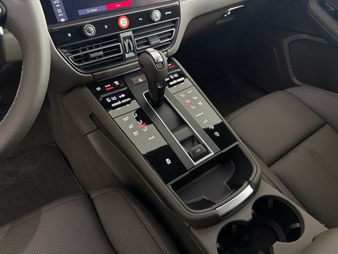 New 2026 Porsche Macan AWD/4WD image 24