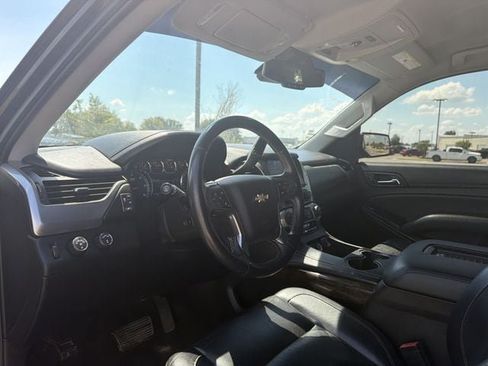Used 2017 Chevrolet Tahoe LT w/ Luxury Package AWD/4WD image 11
