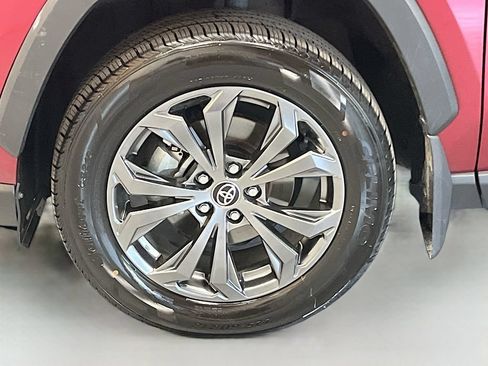 Used 2024 Toyota RAV4 Limited w/ Advanced Technology Package AWD/4WD image 33