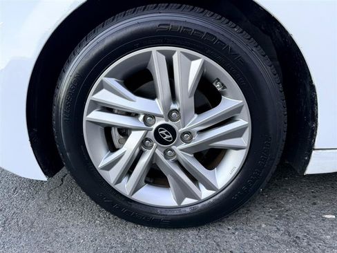 Used 2020 Hyundai Elantra SEL w/ Cargo Package (C1) FWD image 9