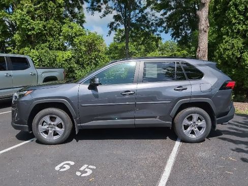 Used 2025 Toyota RAV4 XLE w/ Convenience Package AWD/4WD image 8