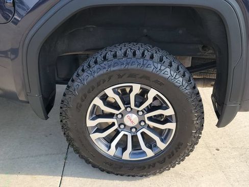 Used 2023 GMC Sierra 1500 AT4 w/ AT4 Preferred Package AWD/4WD image 14