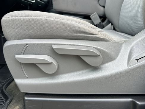 Used 2018 Chevrolet Silverado 1500 Custom w/ Custom Convenience Package image 12