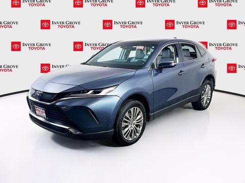 Used 2023 Toyota Venza Limited image 1