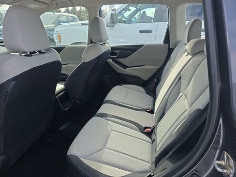Used 2022 Subaru Forester Base image 7
