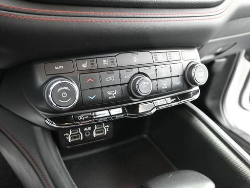 Used 2024 Dodge Durango GT image 36