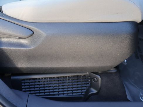 Used 2024 Toyota Sienna LE image 10