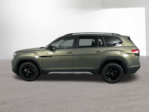 Used 2024 Volkswagen Atlas Peak Edition SEL image 31