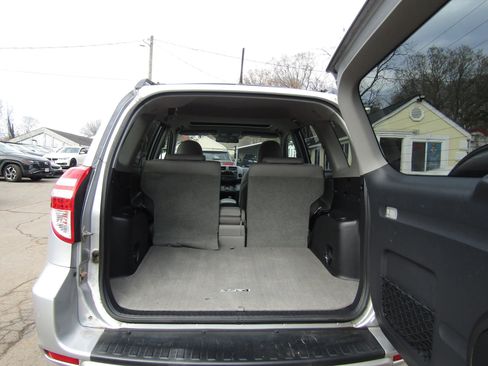 Used 2009 Toyota RAV4 Limited image 19