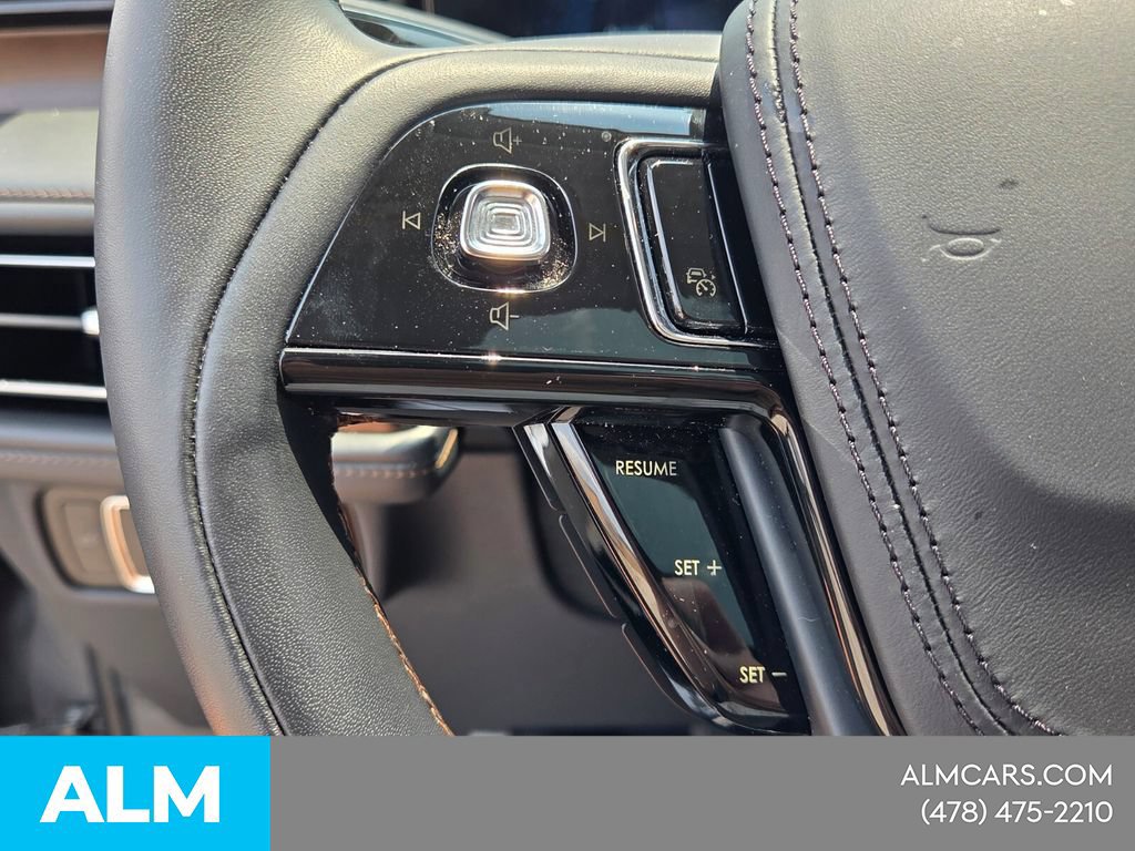 Used 2025 Lincoln Aviator Reserve AWD/4WD image 26