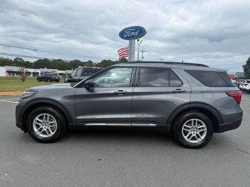 New 2025 Ford Explorer Active w/ Active Comfort Package RWD image 8