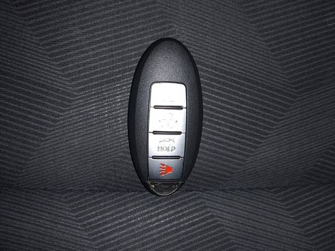 Used 2015 Nissan Rogue SV w/ SV Premium Package image 32