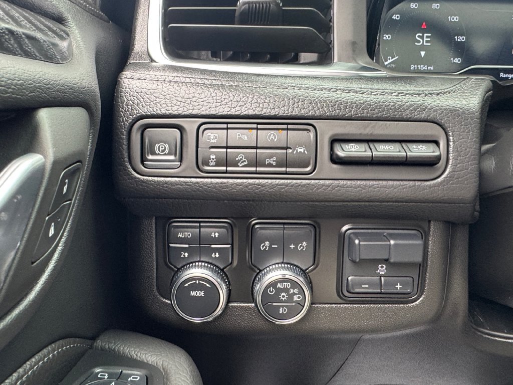 Used 2024 GMC Yukon Denali w/ Advanced Technology Package AWD/4WD image 15