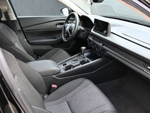 Used 2025 Honda Accord SE image 15