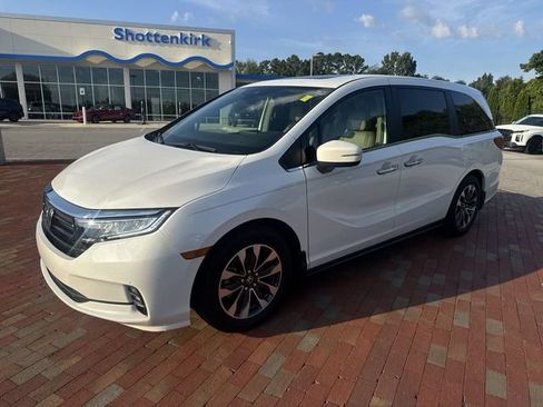 Certified 2024 Honda Odyssey EX-L image 4