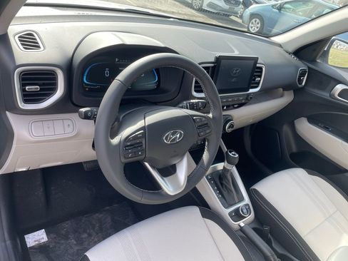 New 2026 Hyundai Venue SEL FWD image 9
