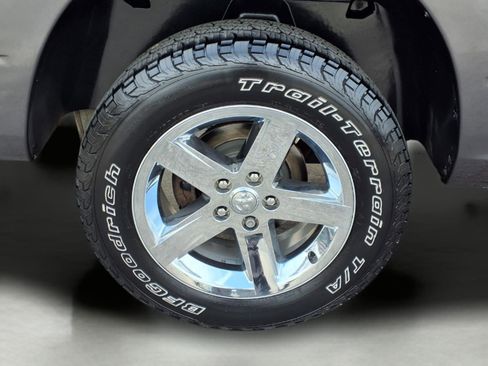 Used 2018 RAM 1500 Express w/ Express Value Package AWD/4WD image 9