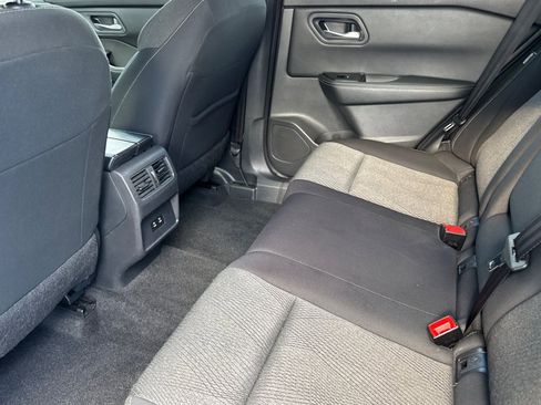 Used 2024 Nissan Rogue SV image 12