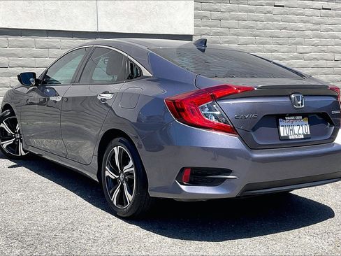 Used 2016 Honda Civic Touring image 10