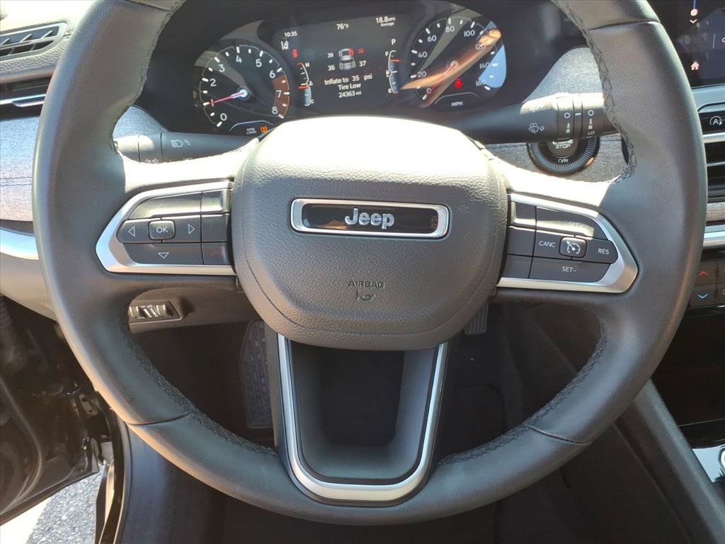 Used 2024 Jeep Compass Latitude AWD/4WD image 24