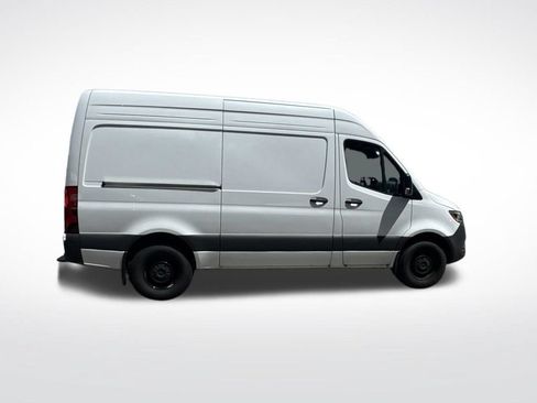 Used 2025 Mercedes-Benz Sprinter 2500 image 6