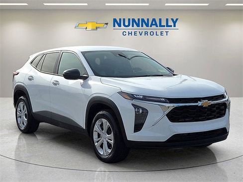 Certified 2025 Chevrolet Trax LS image 7