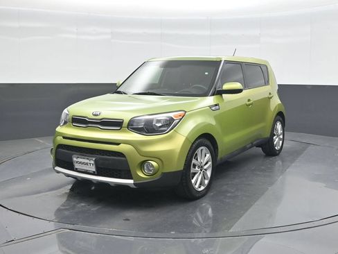 Used 2018 Kia Soul + FWD image 30