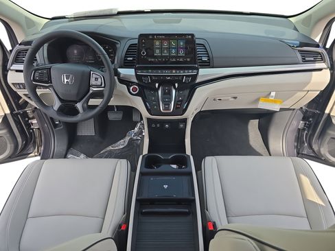New 2026 Honda Odyssey Touring image 9