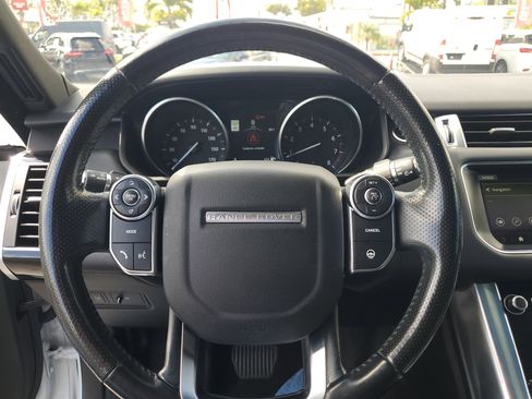 Used 2017 Land Rover Range Rover Sport HSE image 17