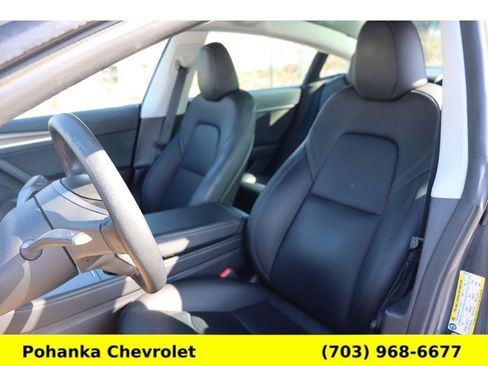 Used 2023 Tesla Model 3 Standard Range image 17