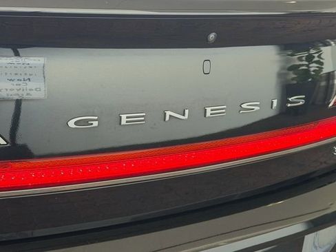 Used 2020 Genesis G90 3.3T Premium RWD image 10