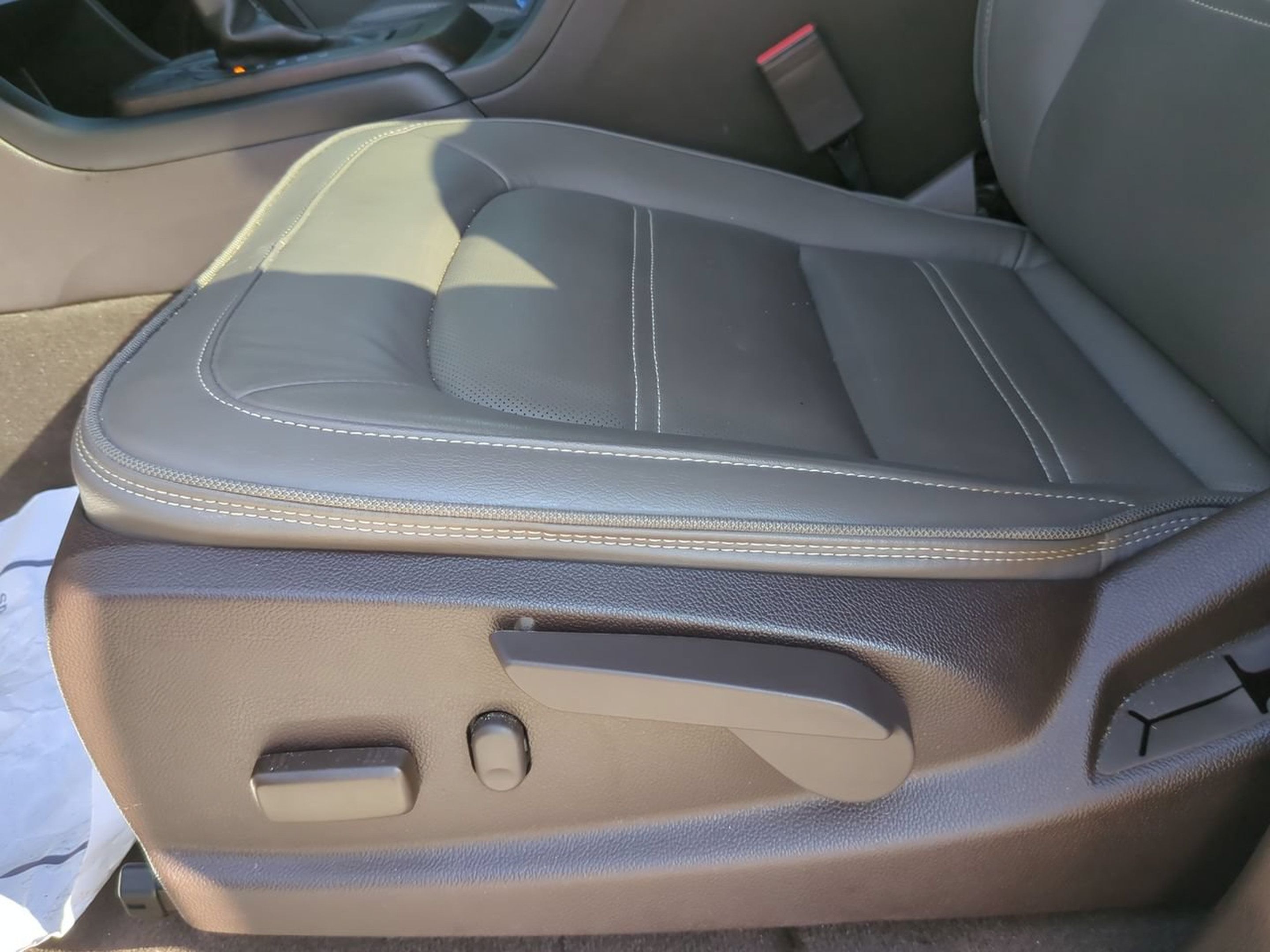 Used 2021 GMC Canyon Denali RWD image 15