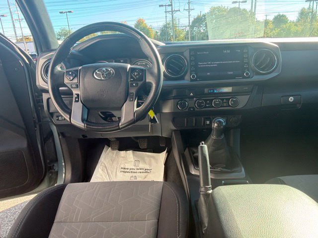 Used 2022 Toyota Tacoma TRD Sport AWD/4WD image 16