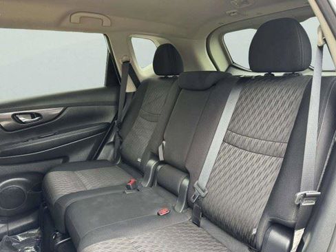 Used 2019 Nissan Rogue SV FWD image 41