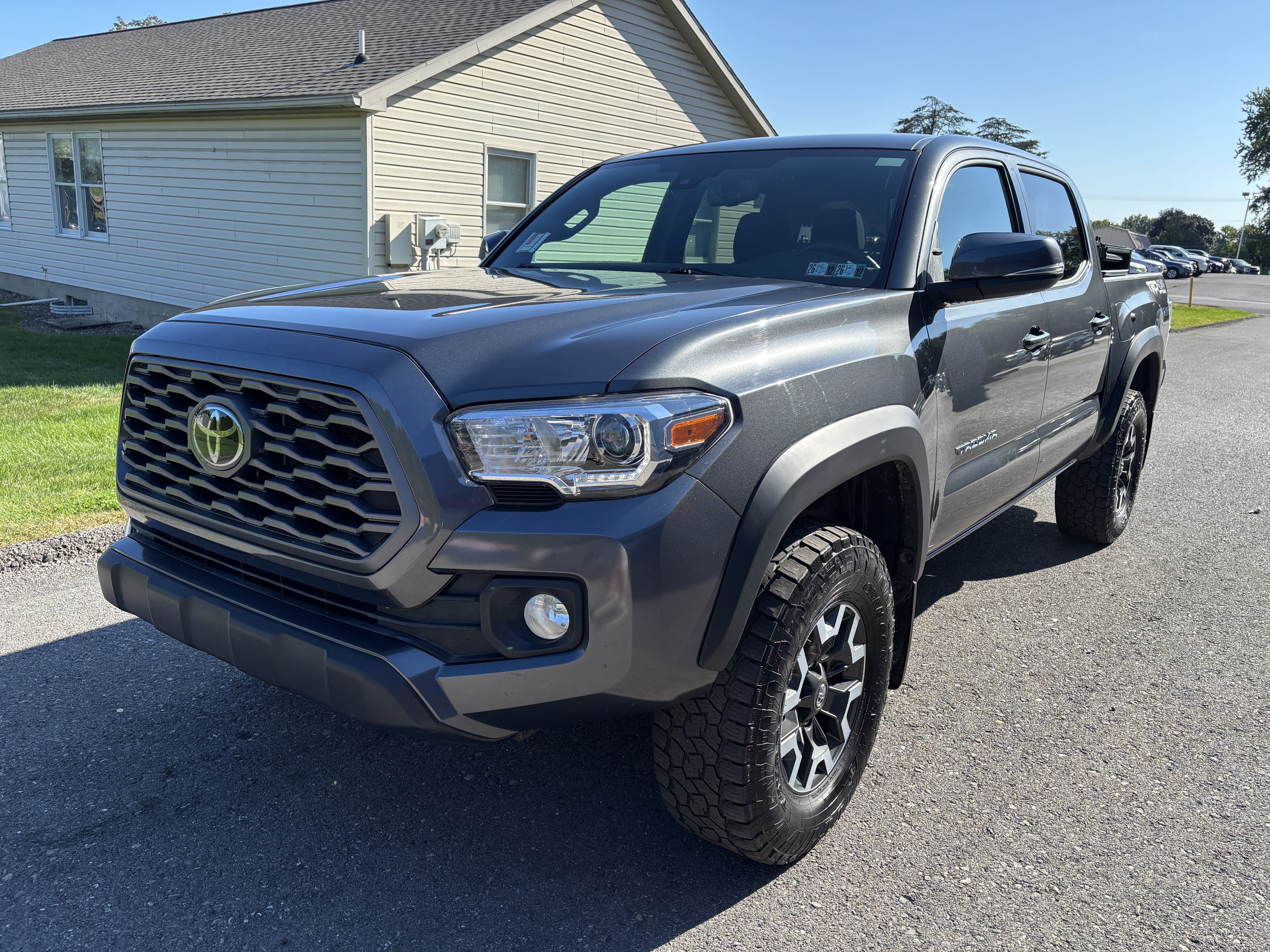 Used 2020 Toyota Tacoma TRD Off-Road AWD/4WD image 7