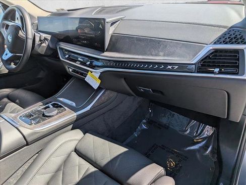 Used 2026 BMW X7 xDrive40i image 25