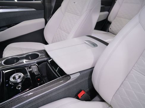 Used 2026 Cadillac Escalade V w/ LPO, ONYX Package image 26