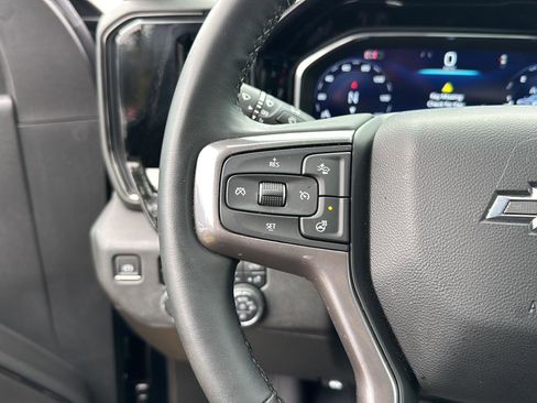 Used 2024 Chevrolet Silverado 2500 ZR2 w/ Technology Package image 18