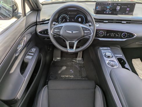 Certified 2024 Genesis GV70 2.5T w/ Sport Prestige Package AWD/4WD image 15