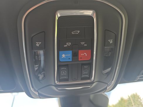 New 2026 Jeep Grand Cherokee Altitude AWD/4WD image 35
