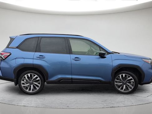 Used 2025 Subaru Forester Touring w/ Popular Package - Touring AWD/4WD image 5