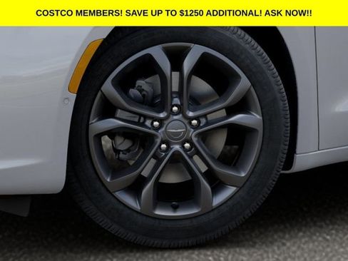 New 2026 Chrysler Pacifica Select AWD/4WD image 8