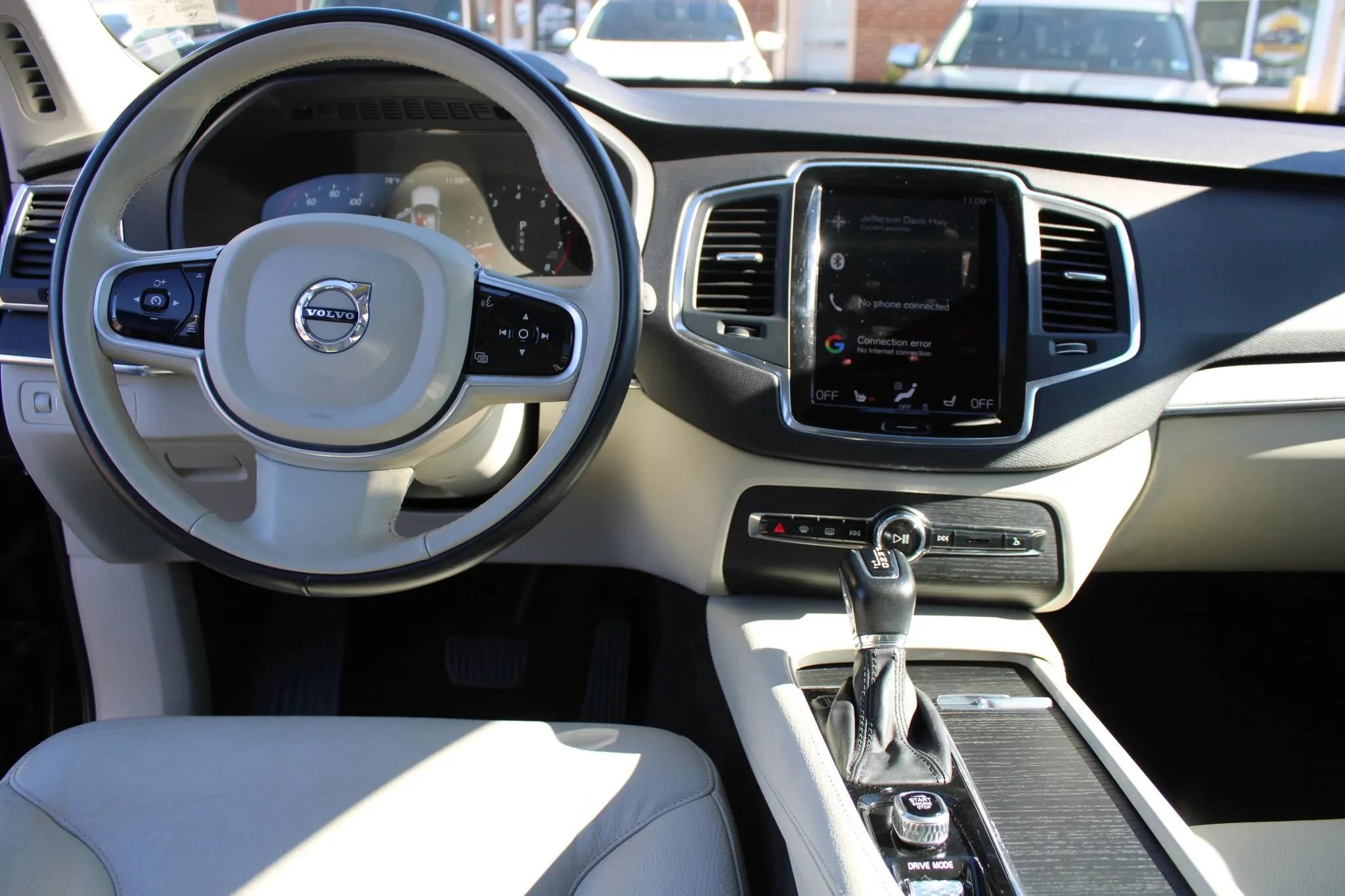 Used 2020 Volvo XC90 T6 Momentum AWD/4WD image 24