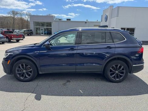 Used 2022 Volkswagen Tiguan SE w/ Panoramic Sunroof Package AWD/4WD image 9