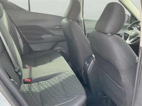 Used 2021 Nissan Kicks SV image 12