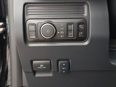 New 2026 Ford F350 Platinum w/ FX4 Off-Road Package image 24