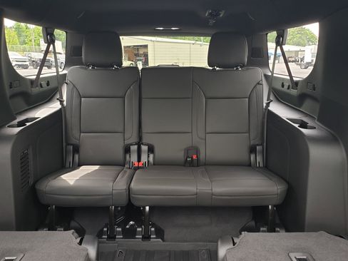 New 2026 Chevrolet Suburban Z71 w/ Comfort Package AWD/4WD image 31