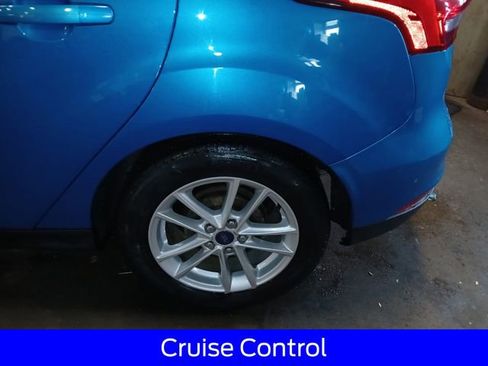 Used 2017 Ford Focus SE FWD image 5