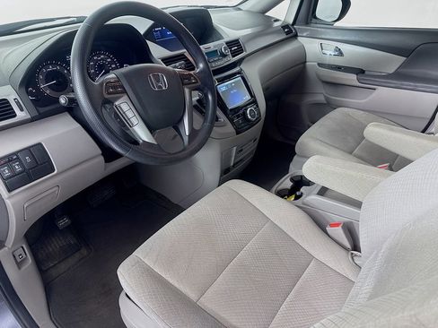 Used 2016 Honda Odyssey SE image 9