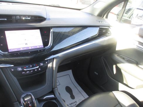 Used 2021 Cadillac XT6 Premium Luxury image 29